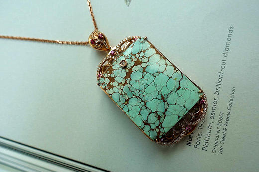 绿松石重工镶嵌金与钻石挂件 商品图0