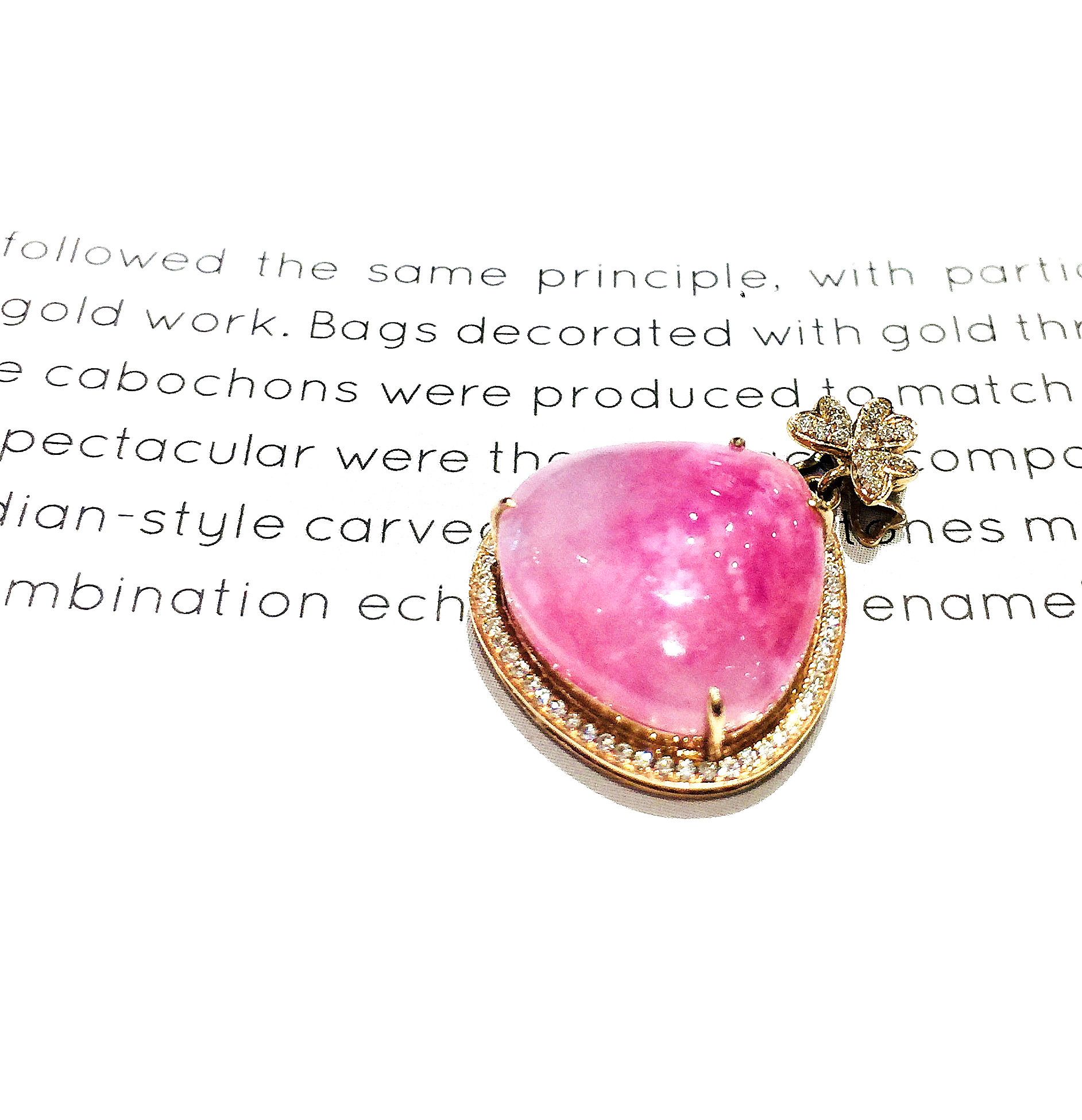 舒俱来樱花粉玫瑰金钻石镶嵌吊坠