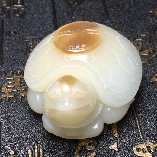 【900665】和田玉俄料龙龟神兽把玩件 商品图0