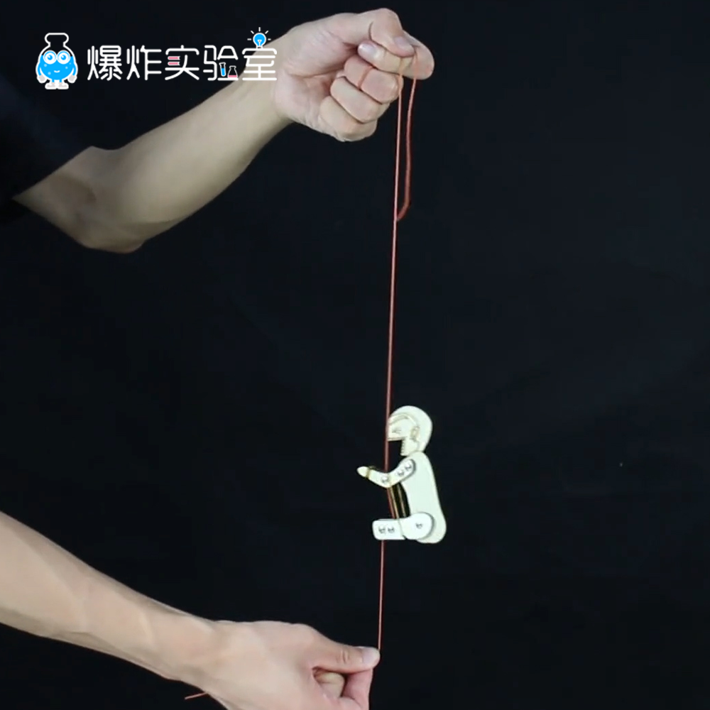 自动爬树的猴子