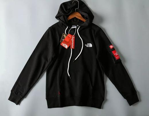 网红达人款：北面&SUP联名甩帽卫衣   MWY52168 商品图4