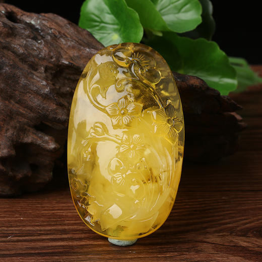 国庆特惠【D400132】蜜蜡梅花吊坠 商品图0
