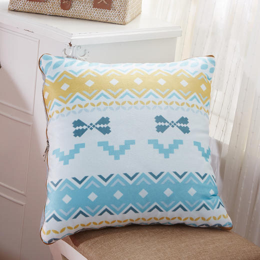 MKD-006 时尚暖绒靠垫被 商品图0