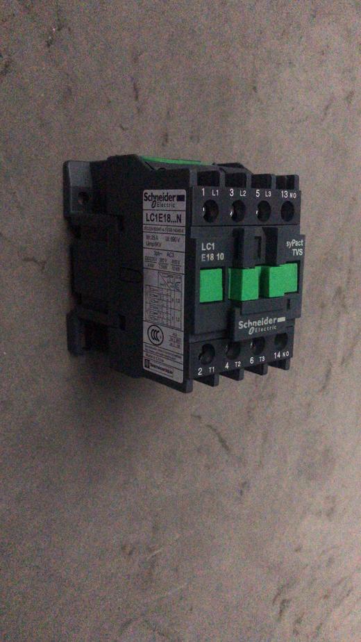 交流接触器LC1N810M5N 220V 商品图0