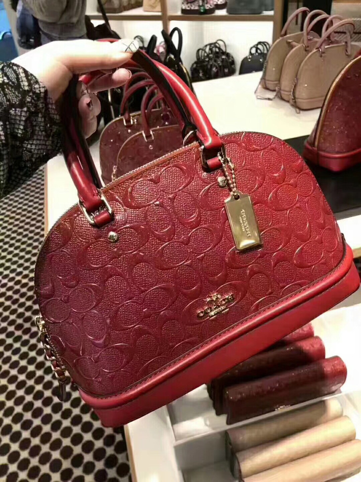 新款!coach outlet 浮雕logo小号贝壳包