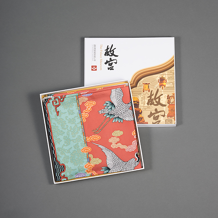 故宫博物院 鹤舞青松丝巾