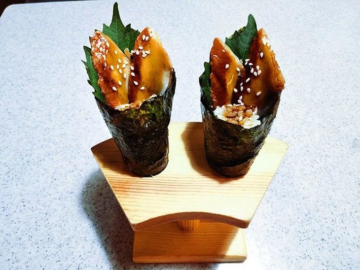 三文鱼刺身,三文鱼手握,鳗鱼手卷,金枪鱼沙拉/鹅肝沙拉,天妇罗拼盘ll