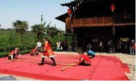 <买一送一，门票及早晚餐全含2220宁国皖南川藏—青龙湖储家滩、华东大裂谷、夏霖九天银瀑、恩龙世界木屋村民俗情表演2日> 商品图2