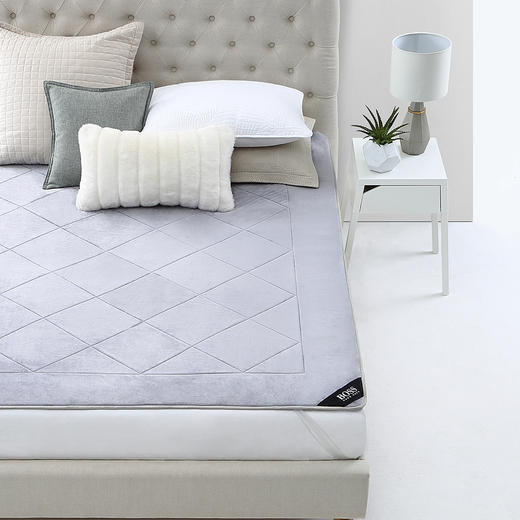 HBCD-003   HUGO BOSS暖绒乳胶床护垫 商品图2