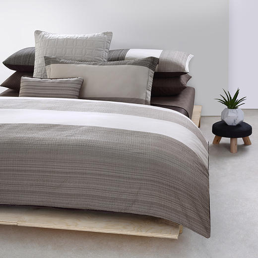 CMD17002 Pinstripe Seed 品思特四件套 商品图1