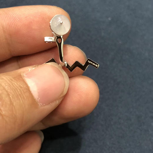   两种带法z字925银耳钉 商品图4