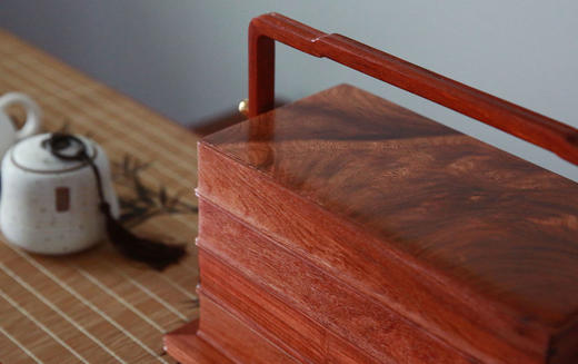 红桥红  精品 缅甸花梨（大果紫檀）【手提盒】  全独板 榫卯结构 纹理精美  实用摆件 商品图2