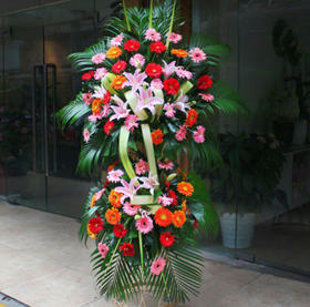 鸿图大展－开业花篮一个 温馨提示：出售价格为1个花篮    40朵各色芙兰，6朵百合(1462)