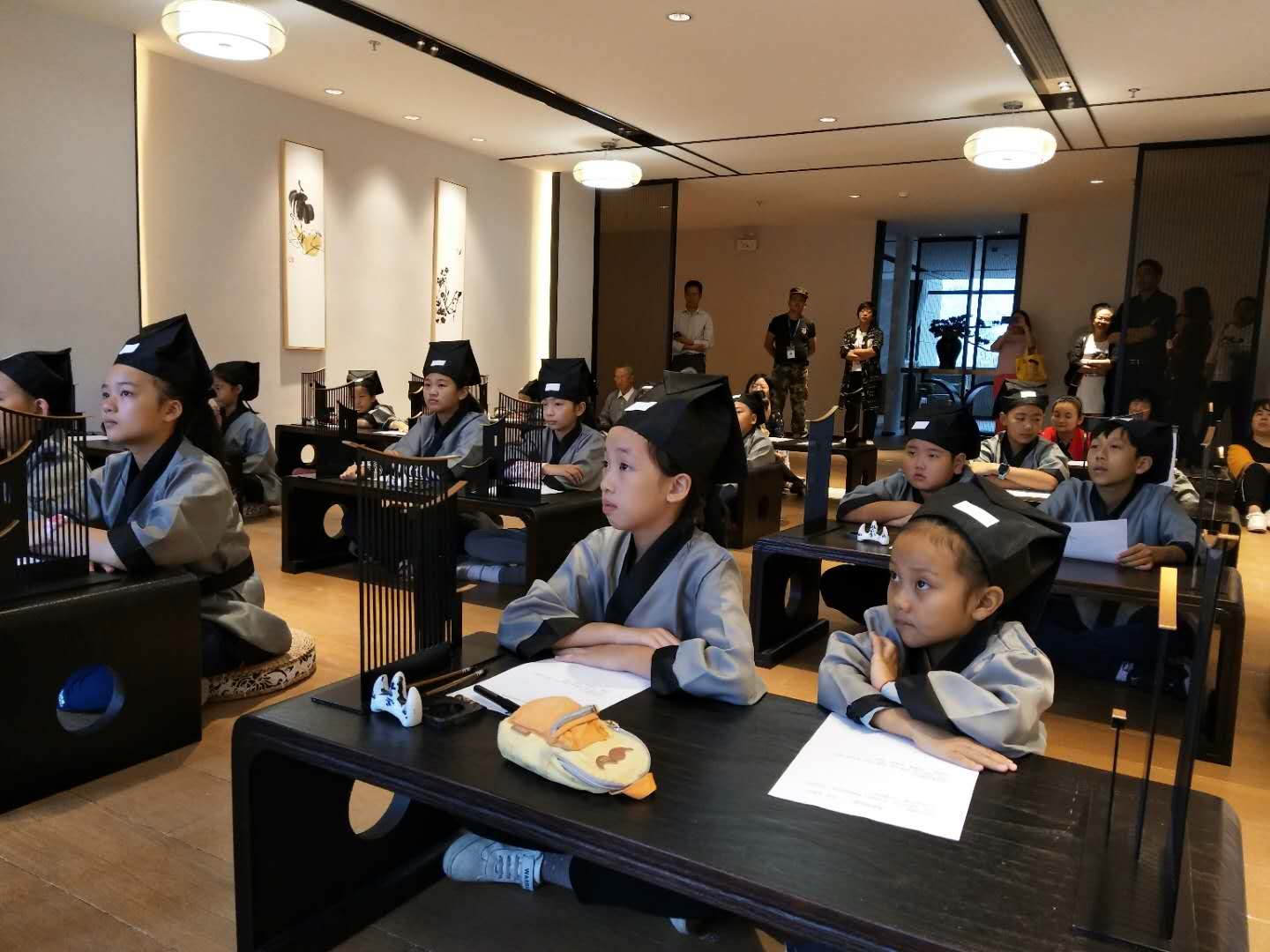 本周日(11号)亲子活动,国学课堂诵读经典,学习书法!