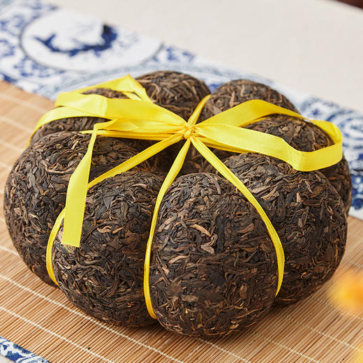 云南普皇丨南糯山金瓜贡茶 十年陈生普 普洱生茶 2009年 1250g 配手提袋 商品图3