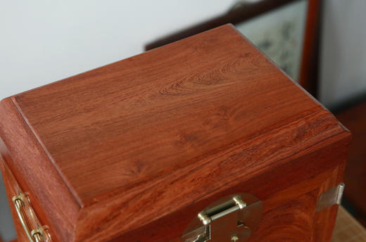 红桥红  精品  缅甸花梨（大果紫檀）【官皮箱】 榫卯结构  全独板  实用收藏 馈赠佳礼 商品图1