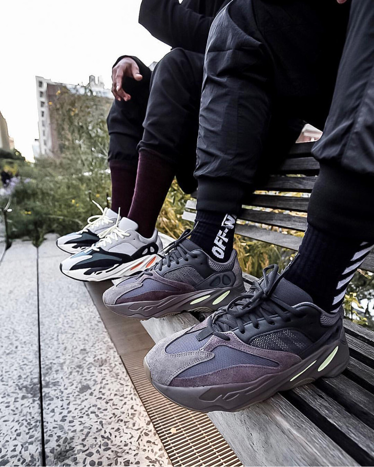 积分乐园换adyeezy700复古老爹鞋紫