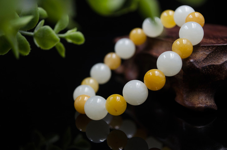 和田玉(白玉)籽料玉珠手串 /圆珠12mm