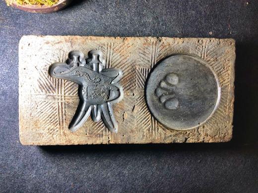 【金石雅趣】金钱纹古砖刻青铜爵杯古砖茶台 商品图2