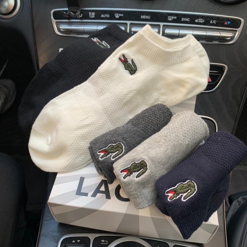 点此购买   原单！鳄鱼船袜  矫 108239