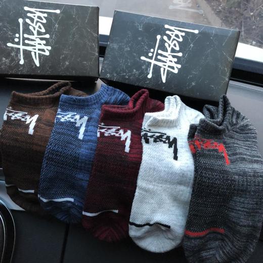 点此购买   斯图西男女情侣款船袜  矫 108242 商品图0