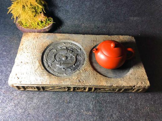 《金钱纹古砖刻双鱼铜镜古砖茶台》 商品图1