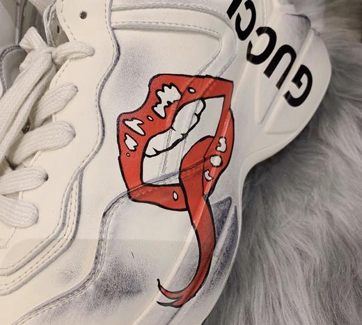 点此购买  GUCCI   女款 红唇做旧老爹鞋  唯 108574 商品图8