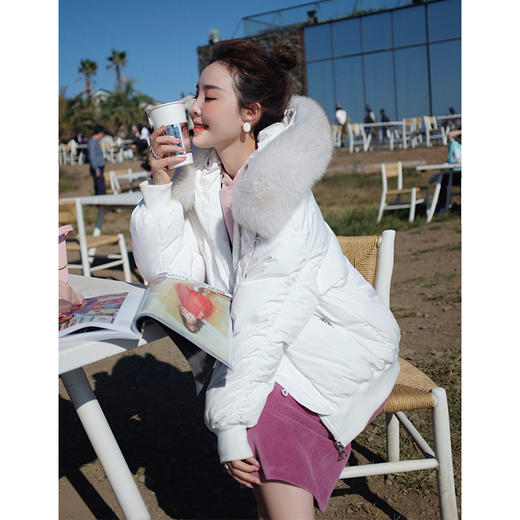 余潇潇2018冬装新款狐狸毛领90％白鸭绒宽松ins网红同款羽绒服女 商品图0