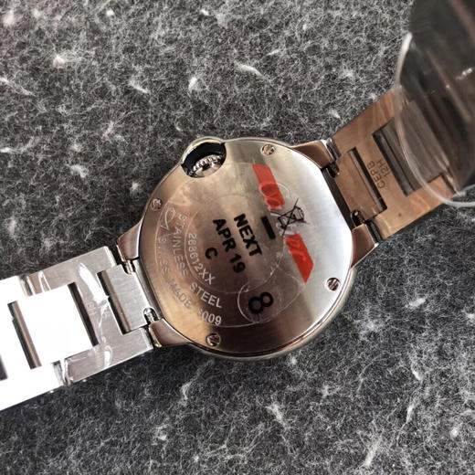 V6   卡地亚蓝气球 小号28MM 搭载原装瑞士朗达石英机芯，圈口镶嵌单排钻， 不再单调🎉 商品图7