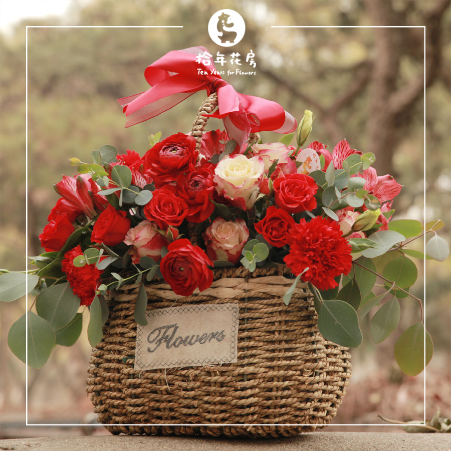 拾年花篮 红色毛茛蔷薇花篮