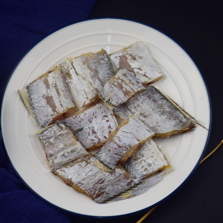 宁波象山石浦的东海咸带鱼 不咸不淡很新鲜的本带鱼制作而成 肉质鲜嫩