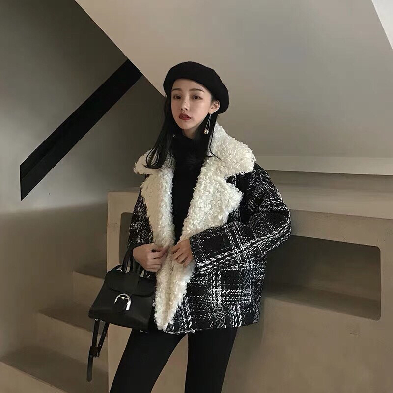 dior的羊羔毛呢外套,2018短款宽松加厚,毛领格子大衣