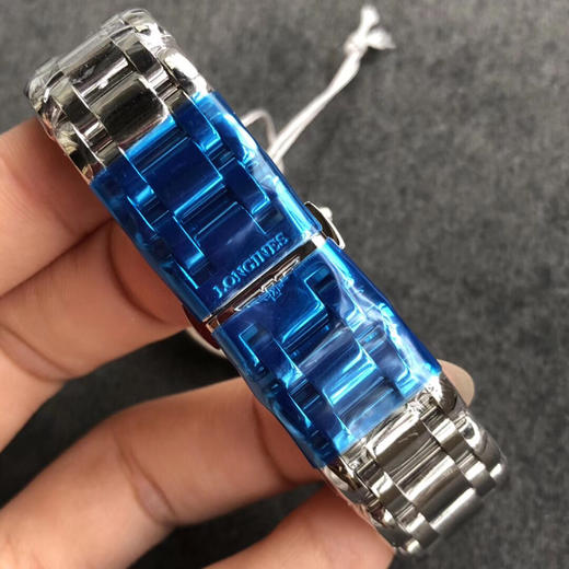   浪琴表 GS心月系列优雅而至。典雅别致的外观，采用与正品一致的Cal.L250机芯。温柔的外表之下，蕴含一颗“正品”真芯。 商品图5
