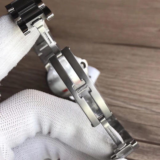    卡地亚 V6蓝气球系列 33mm中号款  新字面 搭载瑞士郎达石英Cal.157机芯（正品一致） 商品图5