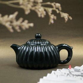 和田玉（青玉）玉壶--菊瓣壶（宋鸣放6693）233.83g