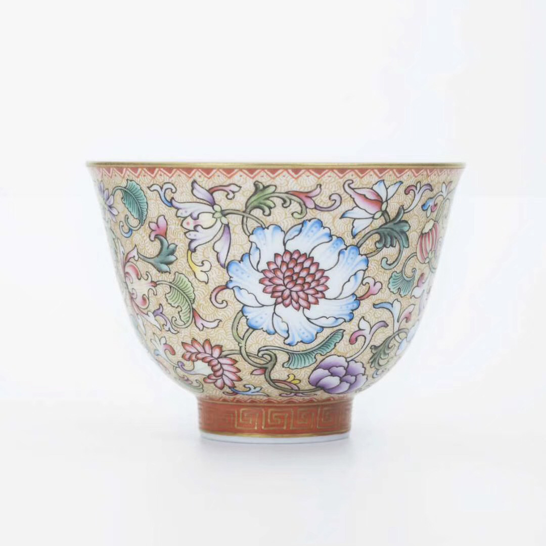珐琅彩花团锦簇主人杯