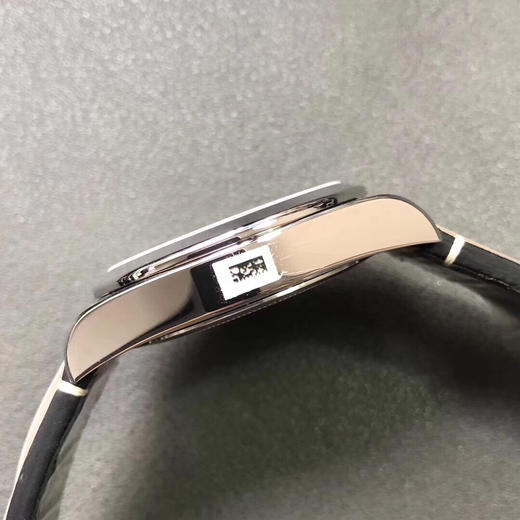 KRF Tudor Black Bay 36mm 中小手腕专用腕表（17cm腕周之内）皮带版
进口芬兰316L精钢
无色差黑色或蓝色表盘
瑞士A级 Super-LumiNova C1夜光
抛光的表圈包 商品图5