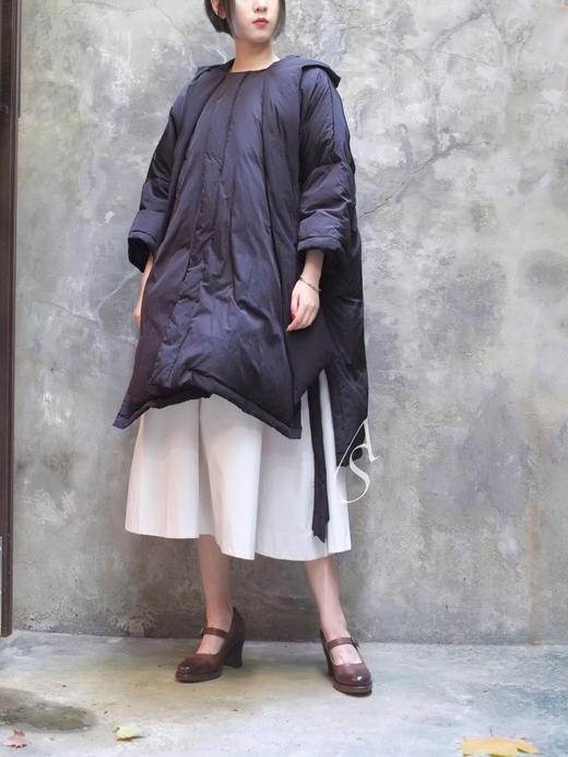 Liangxue 肉桂色领巾长款羽绒服 商品图3