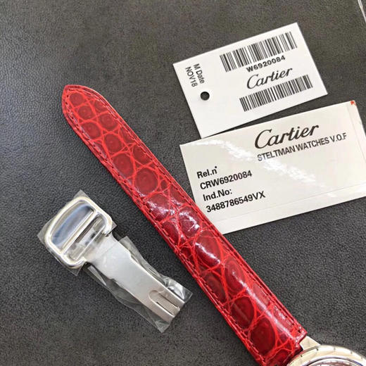    卡地亚蓝气球系列 新年中国红🇨🇳 中号33mm 瑞士石英机芯 蓝宝石镜面，鳄鱼纹牛皮表带蓝宝石镜面，认准独家品质，不断的升级修改 更一步的接近正品「1970621603」 商品图8