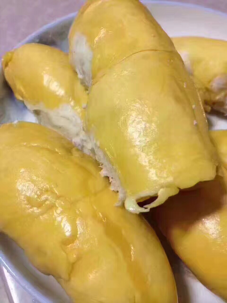 辣辣黄的干尧榴莲久违了,个个都是唯一,所以赶紧拍哈
