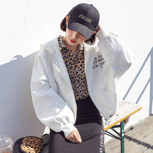 韩都衣舍2019春新款韩版学生宽松蝙蝠袖开衫卫衣上衣NF11570潤 商品图1