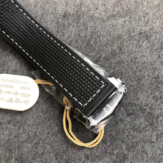 VS欧miga 2018压轴之作—“深海之黑”全陶瓷壳套、专有机芯、全橡胶表带等等都是它的标配。想要花正品价格的尾数或者正品价格3%-4%,得到无限接近正品质感的享受。 商品图6