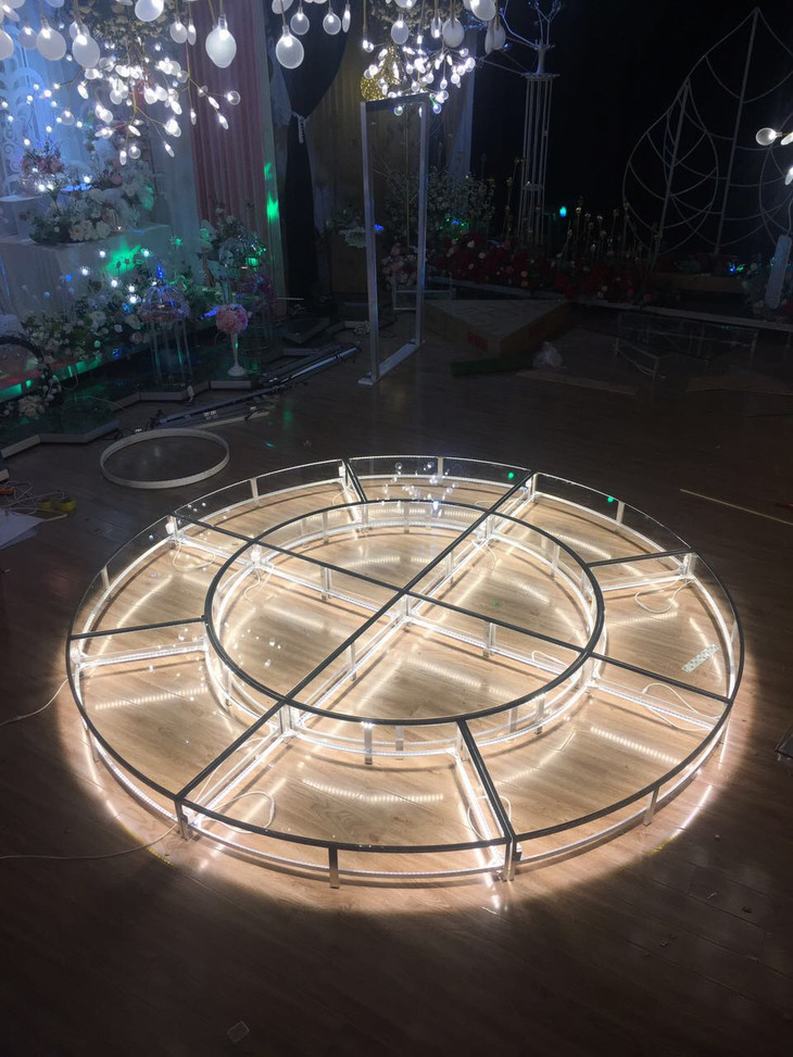 发光圆形玻璃舞台
