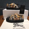 点此购买   儿童Burberry 巴宝莉格子纹低邦童鞋 xcl 110976 商品缩略图5