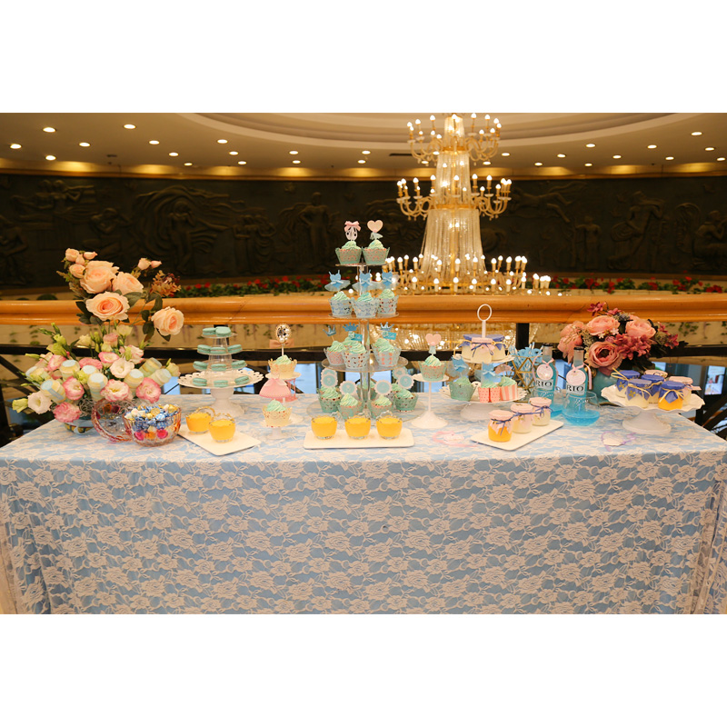清新系婚礼甜品桌