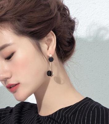 【耳饰】个性耳环女气质优雅黑色亚克力不对称耳钉百搭长款耳坠耳饰 商品图1
