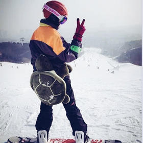滑雪防摔护具小乌龟