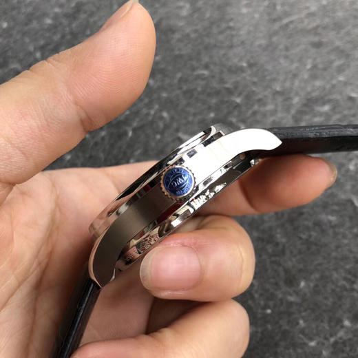 ZF神器 万guoIWC－葡萄牙系列七日链 葡七 cal.51011自动机械机芯 独立小秒针 超长动能，真动能指示 蓝宝石玻璃 意大利牛皮表带 原装折叠扣 表径42mm 商品图3