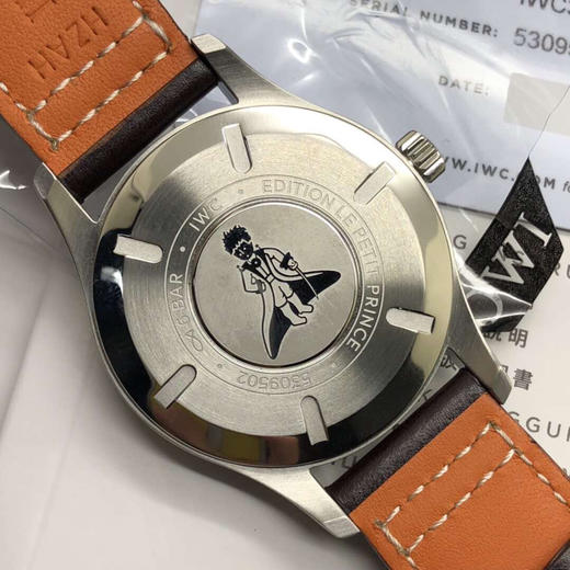 原单品质   万国飞行员IWC327001马克十八传承腕表，采用原装瑞士ETA2892自动上链机械机芯，表径42mm。独家渠道进口意大利SANTONI牛皮，一条牛皮成本相当于市面一般牛皮的几倍 商品图6