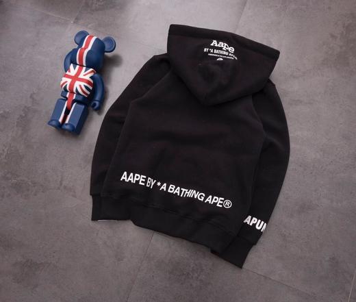 点此购买   儿童aape加绒4色连帽卫衣 尚 111458 商品图6